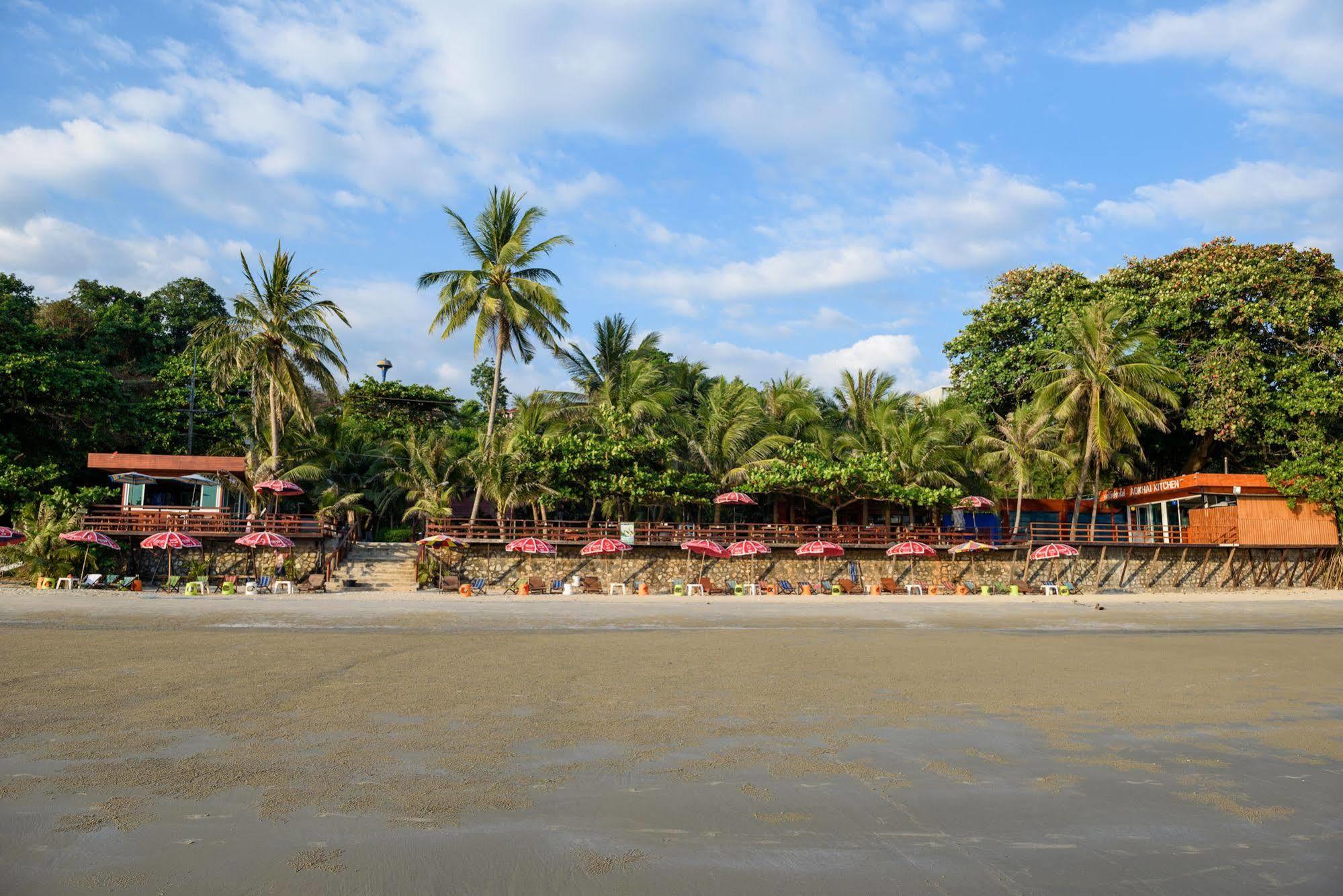 Baansuan Aokhai Beach Resort Mae Phim Exterior foto